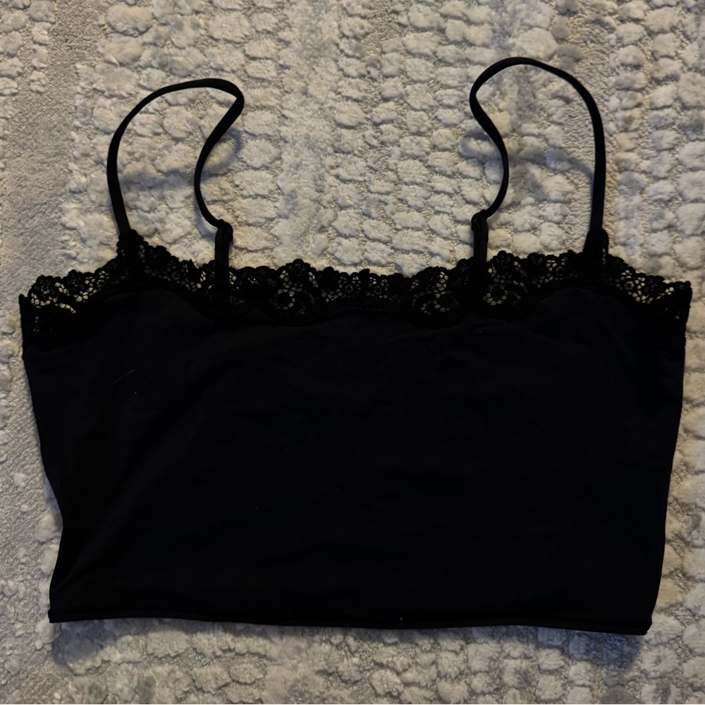 Skims lace trimmed cropped tank top in size XL!